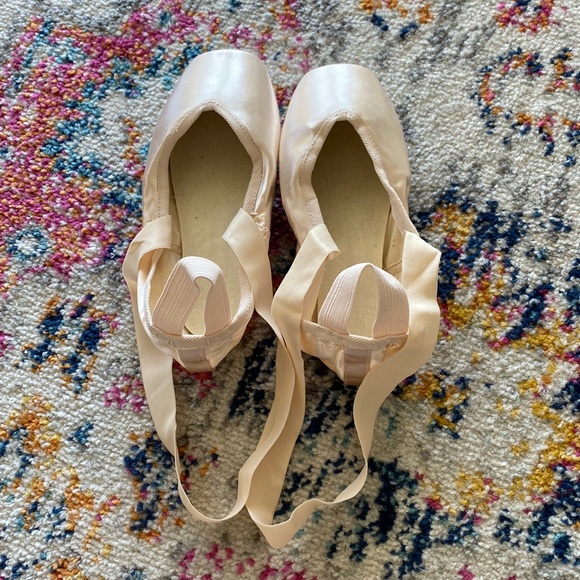 Russian Pointe Shoes Russian Pointe Rubin Pointe Shoes Poshmark